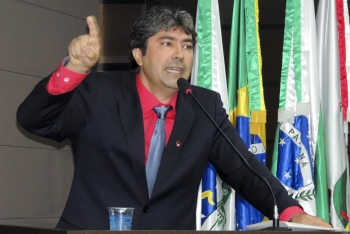 "Que o teatro seja ocupado por aqueles que jamais tiveram acesso aos bens culturais"