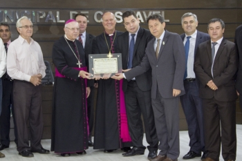 Autoridades religiosas receberam o Voto de Louvor|O arcebispo metropolitano, Dom Mauro Aparecido dos Santos, agradeu a homenagem