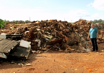 Aterro sanitário do Guarujá em situação de abandono, denuncia vereador