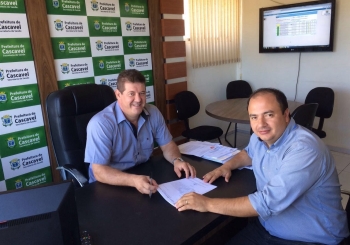 João Paulo, presidente da Frente Parlamentar, com o secretário Reginaldo Andrade