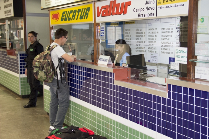 Balcões adaptados na rodoviária|Instalações adaptadas dos Correios|Balcões do Cisop