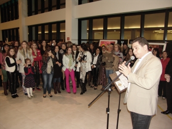 Gugu Bueno na abertura da Vernissage no Teatro Municipal|Presidente da Câmara elogiou a qualidade dos trabalhos