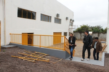 Visita ao local que abrigará a escola Gladis Tibola foi acompanhada da direção e conselho escolar