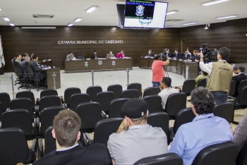 Projeto gerou bastante discussão na sessão desta segunda-feira