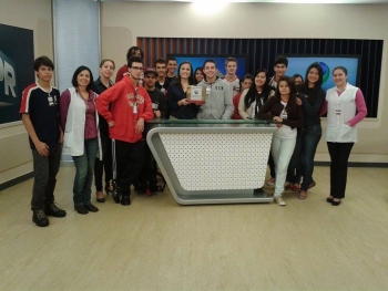 Alunos visitam RPC TV