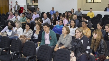 Famílias acompanharam votação do projeto