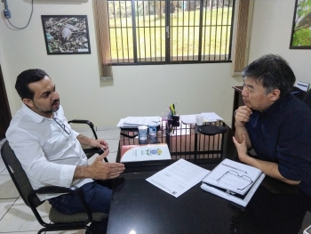Vereador Olavo Santos em reunião com o secretário de Meio Ambiente, Wagner Seiti Yonegura