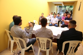 Vereadores da Acamop em reunião no dia 5 de março, no início da crise do coronavírus