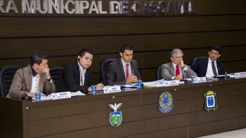 Discussão sobre o projeto ocupou quase toda a sessão