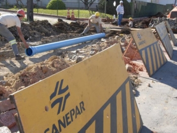 Sanepar concluiu a obra, mas ainda não liberou o uso