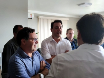 Após o encontro no aeroporto, Alécio e o prefeito foram com Ratinho Júnior para o Show Rural