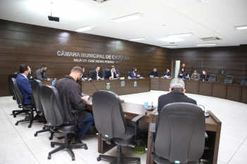 Vereadores, dirigentes de entidades e empresários da cidade debateram o projeto, que volta à pauta na próxima terça