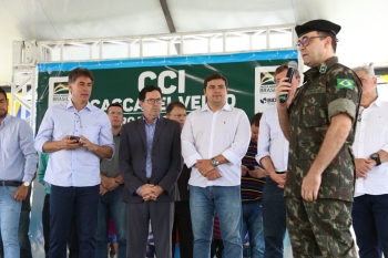 Vereadores e o prefeito Paranhos participam da inauguração