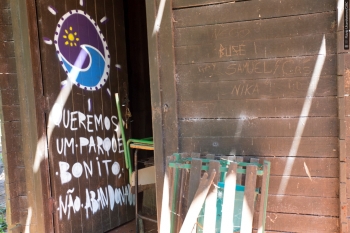 Indignado, usuário deixou recado contra o abandono do Parque Ambiental