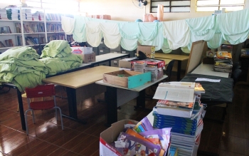 Atraso em obra faz biblioteca virar ‘lavanderia improvisada’|