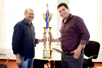 Nivaldo Missio com o presidente Gugu Bueno