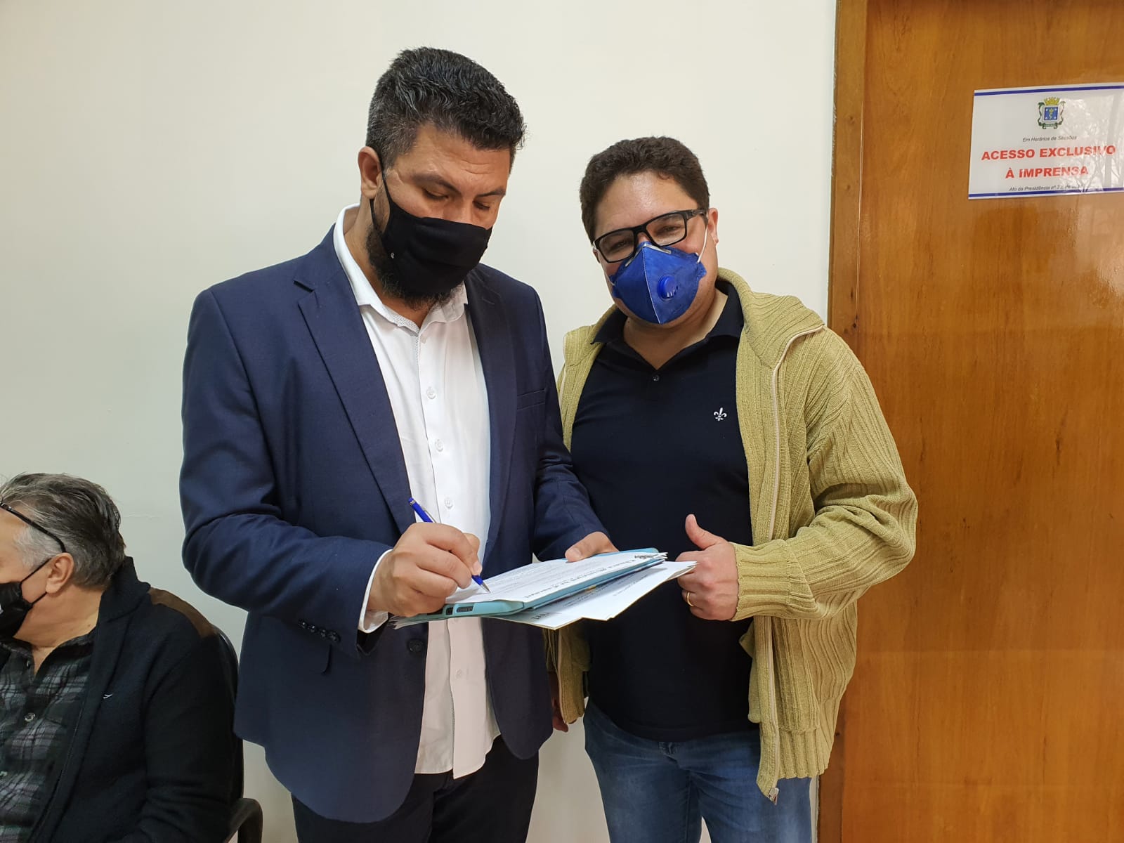 Emerson Vilanova (dir.) recebe a assinatura de apoio de Edson Souza à indicação