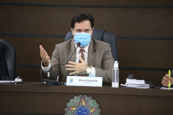 Presidente do Legislativo defende em Plenário a aprovação de projeto de sua autoria