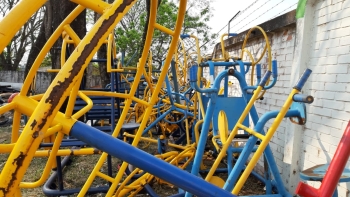 Ciro Nardi recebe equipamentos danificados de parquinhos e academias para serem reformados