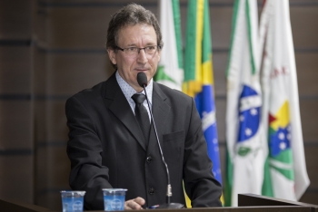 Vereador faz discurso ao Plenário para exaltar o trabalho dos bombeiros do Brasil