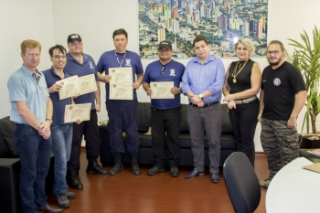 Entrega dos certificados aconteceu no gabinete do Presidente
