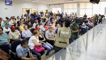 Trabalhadores lotaram o plenário da Câmara de Cascavel