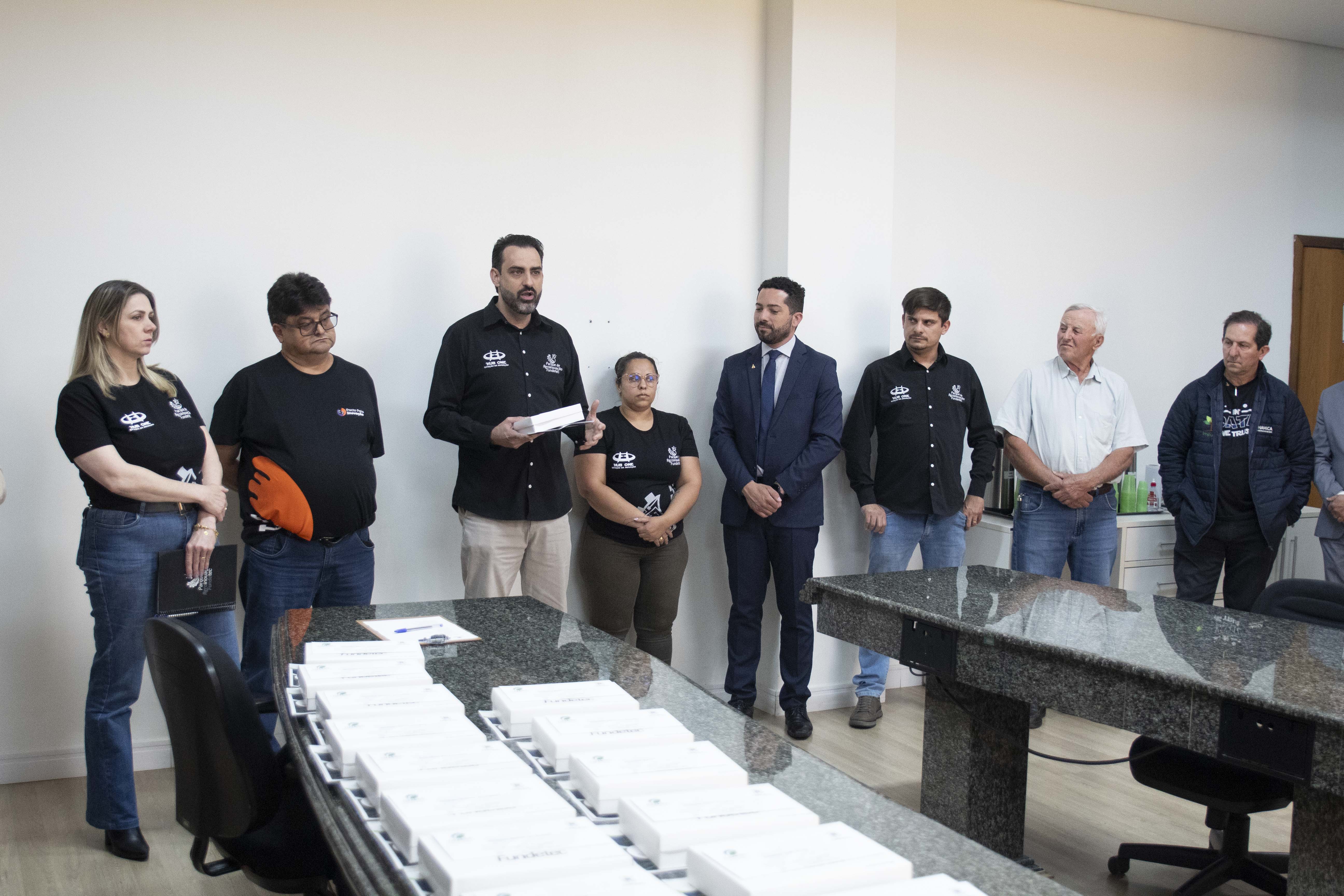Presidente da Fundetec, Thiago Guerra explica proposta aos vereadores