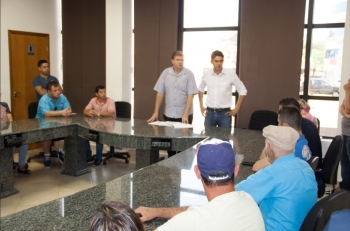 Reunião aconteceu na antessala do plenário|