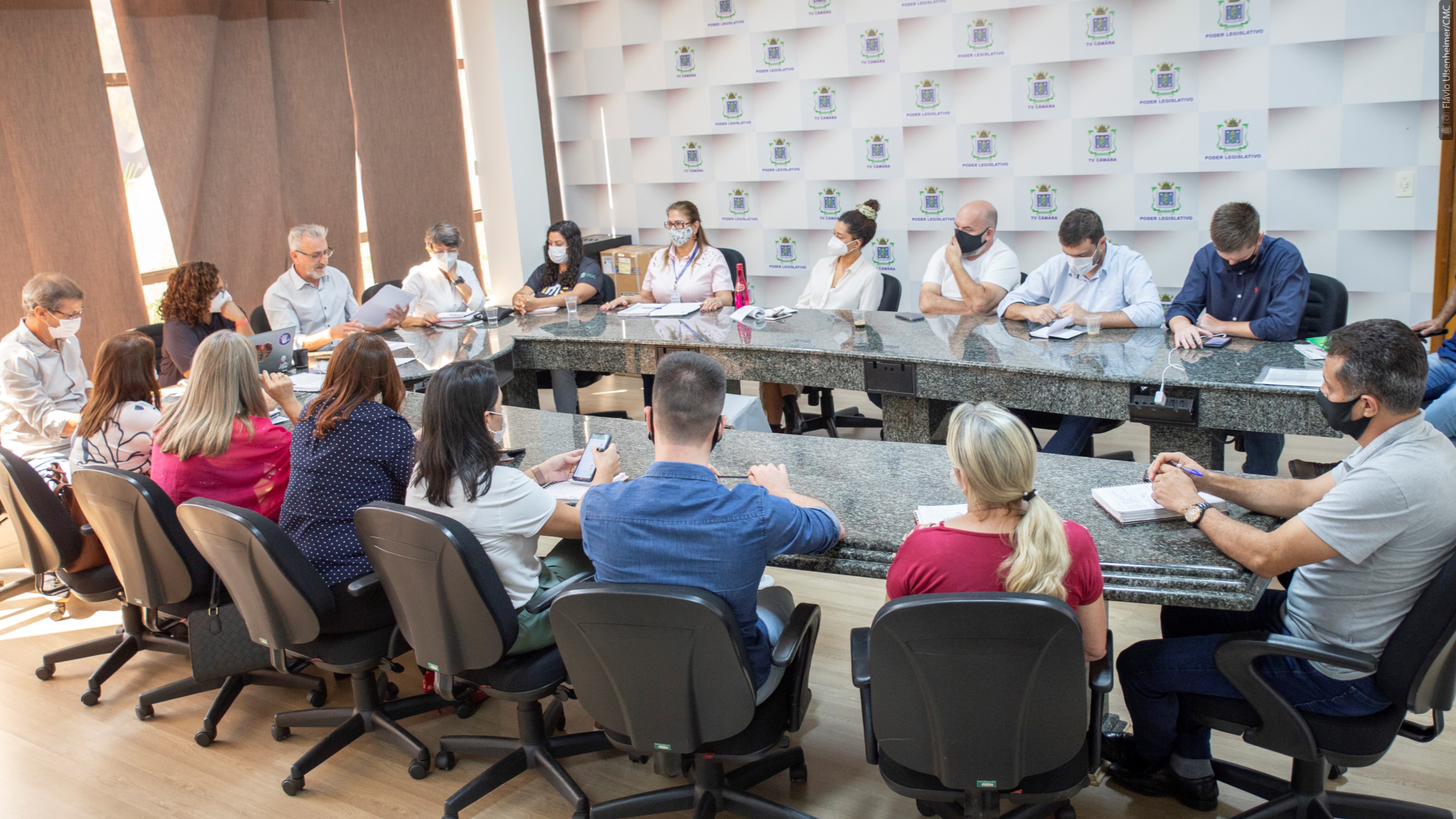 Comissão debate demandas na Educação com Secretaria e Chefia de Gabinete