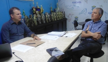 Claudio Gaiteiro e o secretário Wanderley Faust