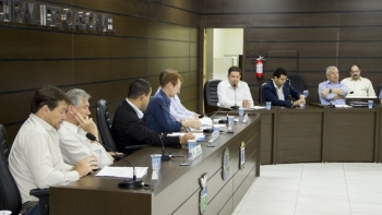 Secretário Alessandro explica reajuste nas taxas municipais