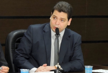 Gugu Bueno  reassume a presidência da Câmara