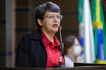 Professora Liliam atribui a crise à falta histórica de políticas públicas de preservação da água