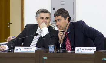 Menegatti e Porto assinam requerimento que será votado nesta terça-feira