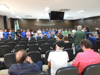 Estudantes desocuparam a Câmara de Vereadores|Membros do Movimento terão espaço na tribuna da Câmara e uma audiência pública sobre o tema