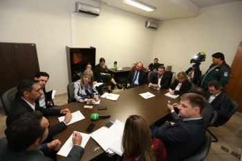 Márcia Baldini (centro) conversou com os vereadores e reiterou a parceria entre a secretaria e a Câmara Municipal