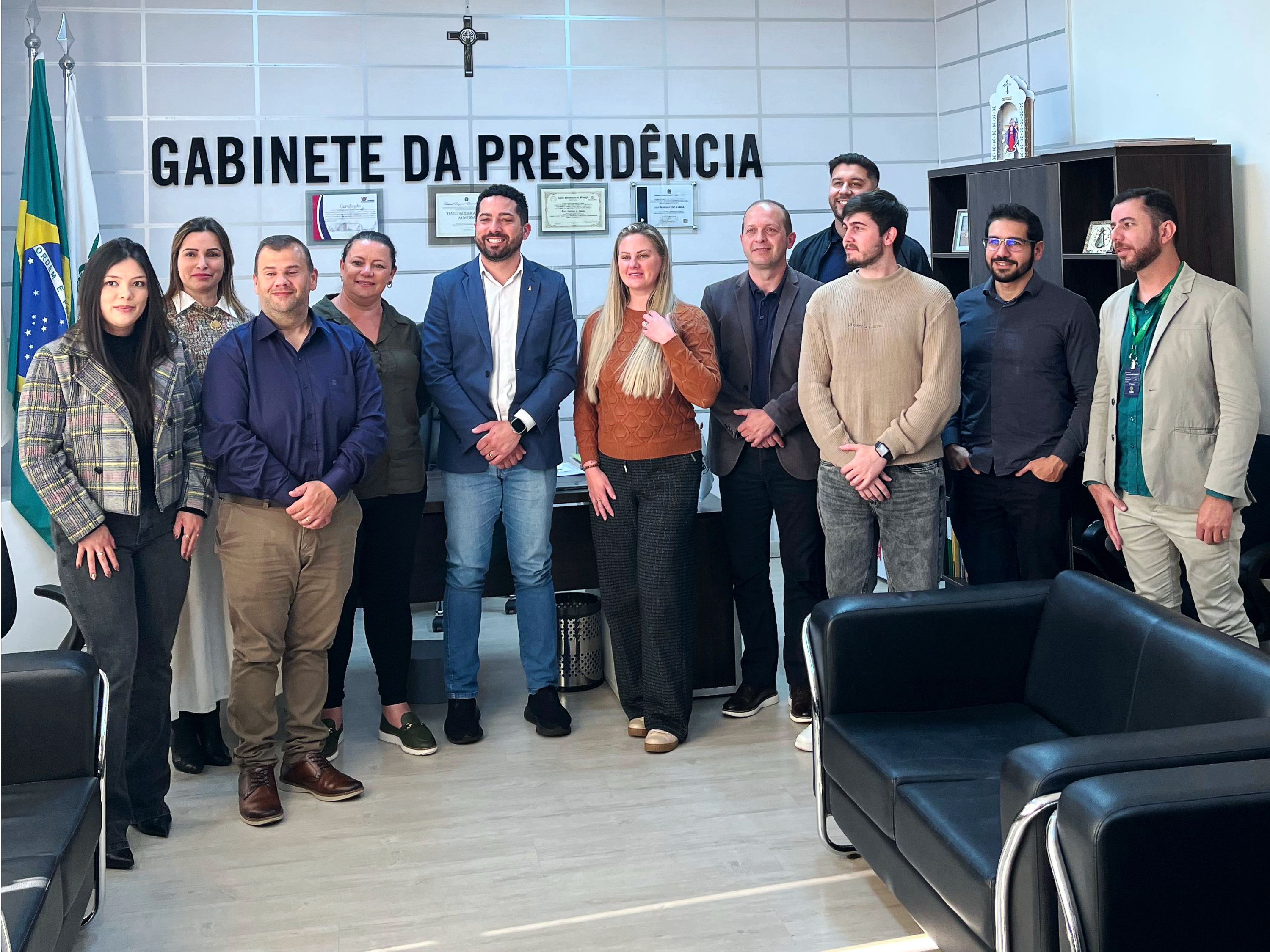 Antes da palestra sobre os programas da Câmara de Cascavel, os visitantes foram recebidos pelo presidente Tiago Almeida