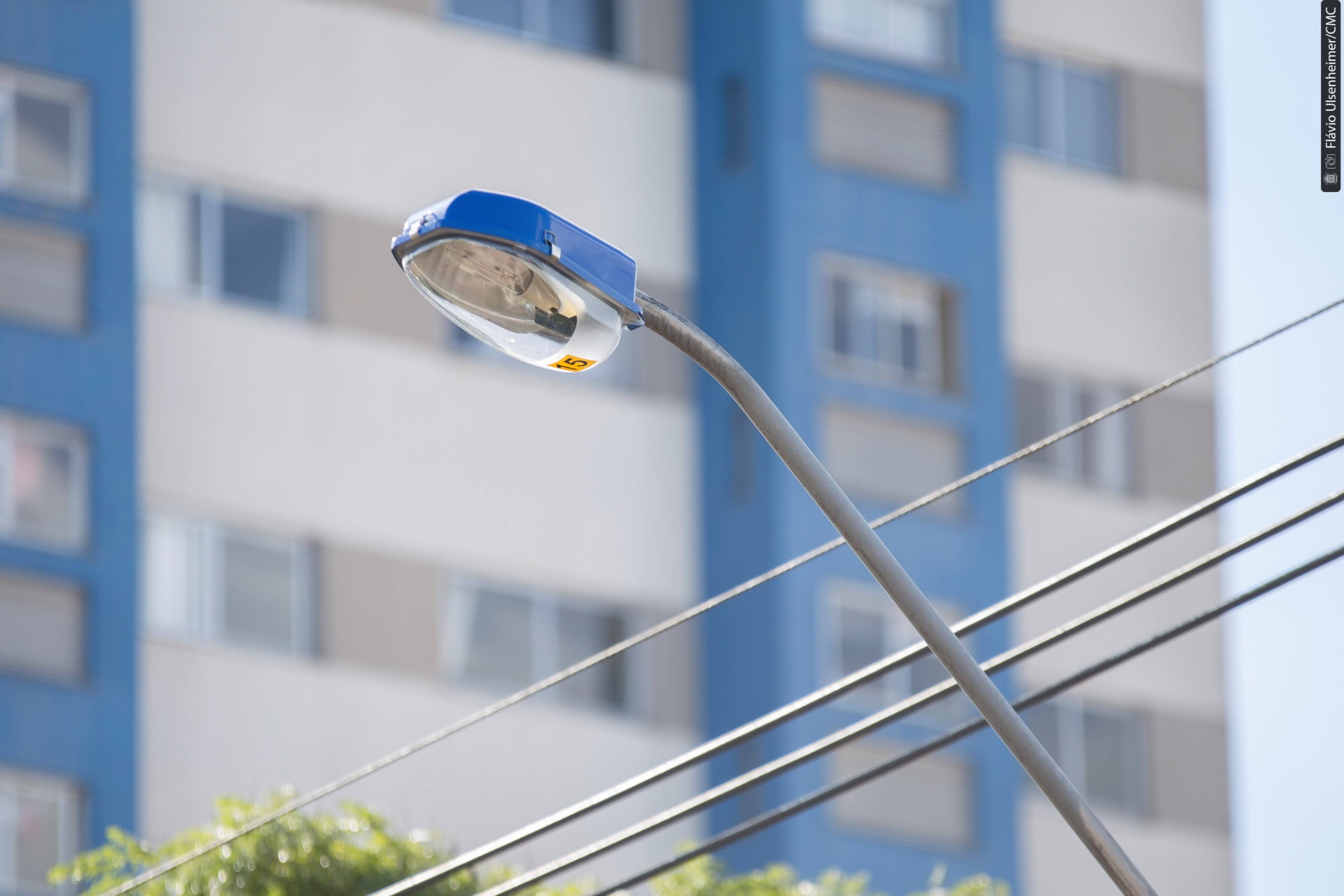Comissão quer detalhes sobre a gestão de recursos e ações do município na iluminação
