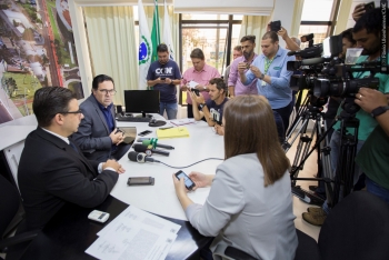 Alécio anuncia à imprensa o parecer sobre o caso Damasceno