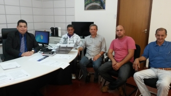 Gugu Bueno com Dalgiro Nonemacher, Gilberto Luiz Paese, Paulo José Borges e Paulo Borges