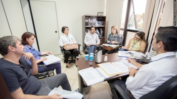 Secretária Márcia Baldini discute avaliação pedagógica com vereadores da Comissão de Educação