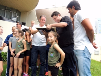 Contrato foi assinado logo após o programa Falando Com o Prefeito