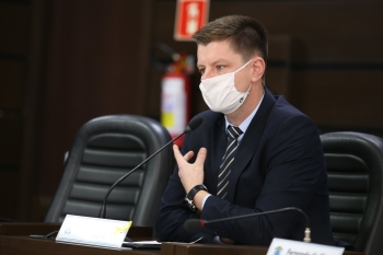 Parlamentar lembra que há muitos ciclistas amadores e também esportistas, que usam as vias rápidas para praticar sua atividade