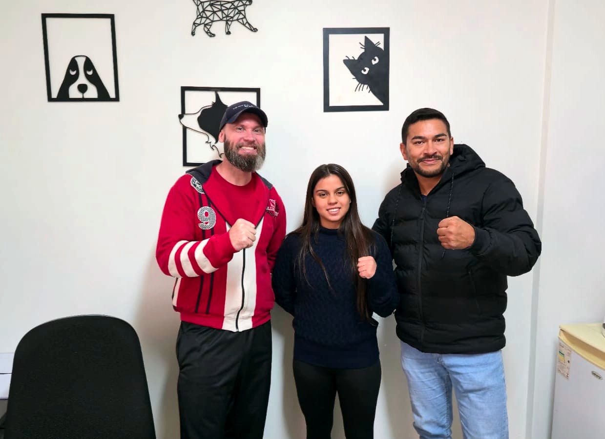 Da esq. para a dir., Cleverson Sibulski, Larissa Camargo Lima e Eurico Chagas