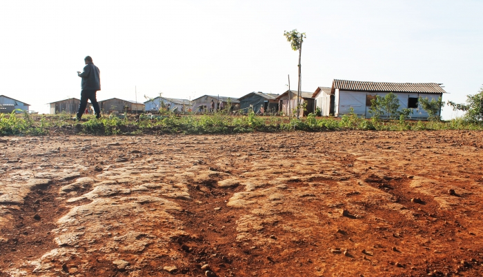 Estrada que passa ao lado da Escola Zumbi dos Palmares poderia ser uma das readequadas com o convênio