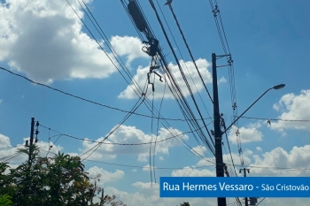 Situação de poste no São Cristóvão foi um dos vários exemplos mostrados aos vereadores