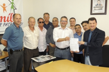 Vereador Romulo Quintino recevbeu grupo de taxistas em seu gabinete