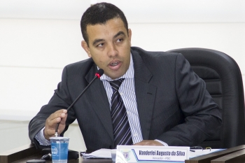 Vanderlei quer implantação de política pública para evitar evasão escolar