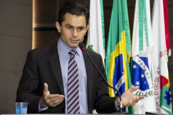 Pacheco propõe lei que protege direito do consumidor