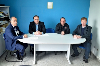 Vereadores de Cascavel com o coordenador geral do Cisa, em Umuarama